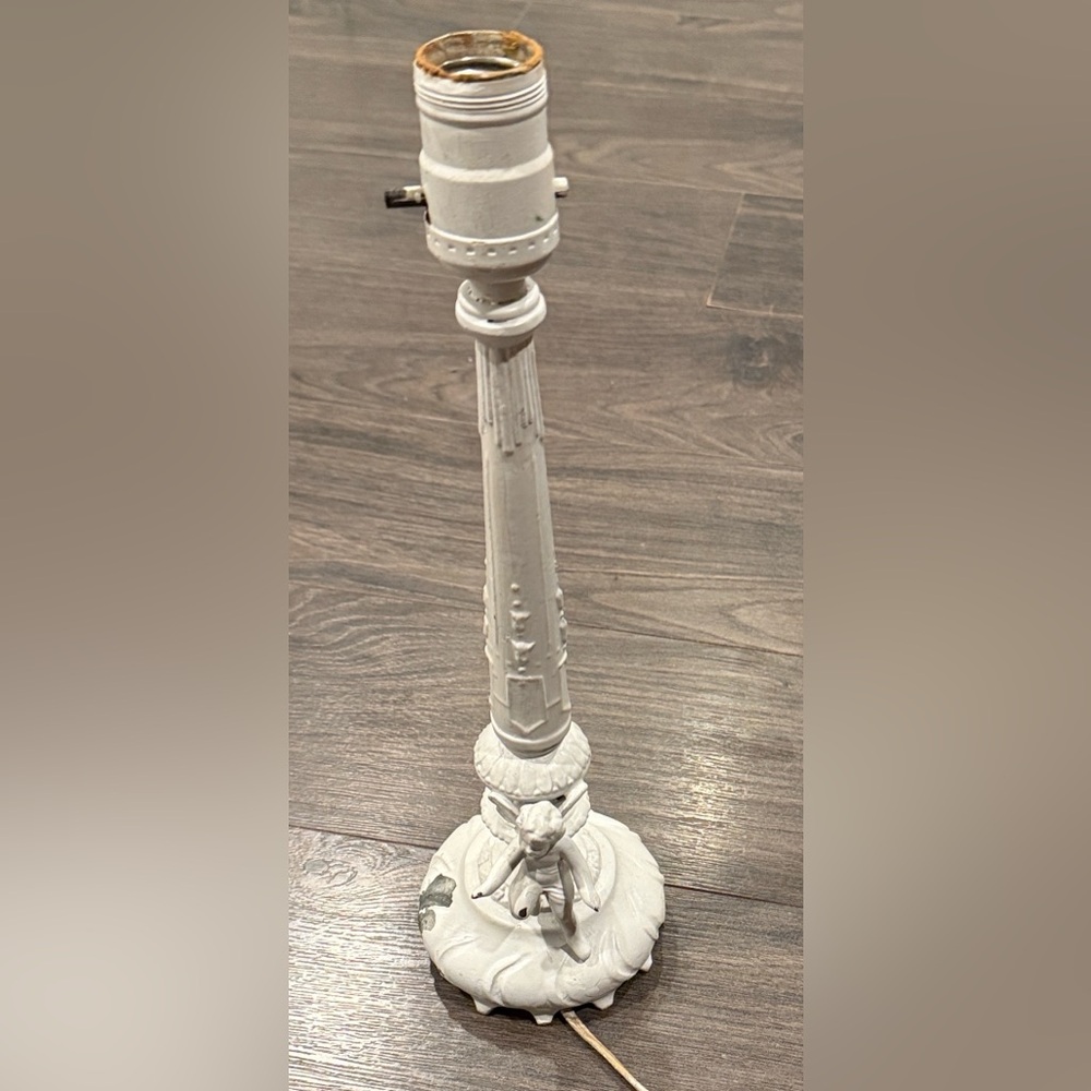 Elegant White Table Lamp 14”